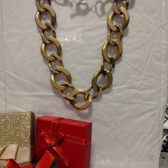 None Jewelry - Elegant Gold Chain Necklace